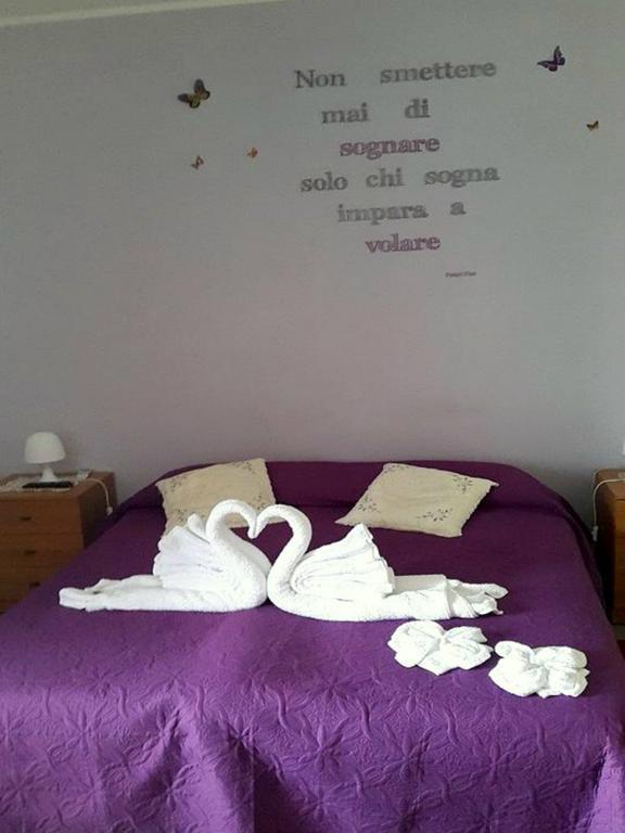 Lo Specchio Del Salento Bed & Breakfast Лече Стая снимка