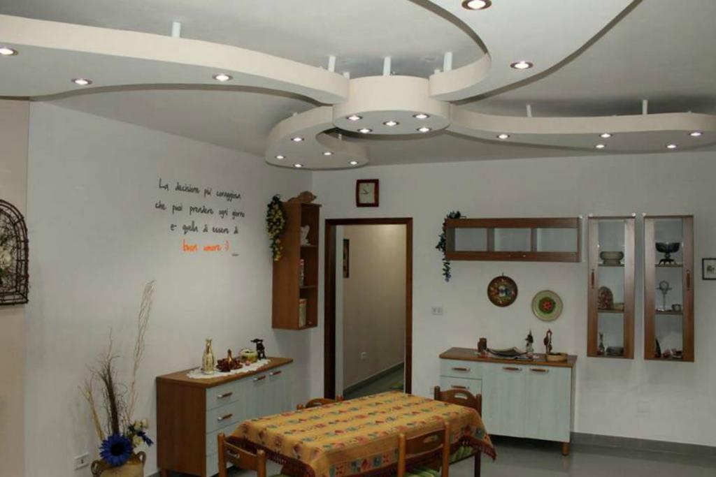 Lo Specchio Del Salento Bed & Breakfast Лече Екстериор снимка