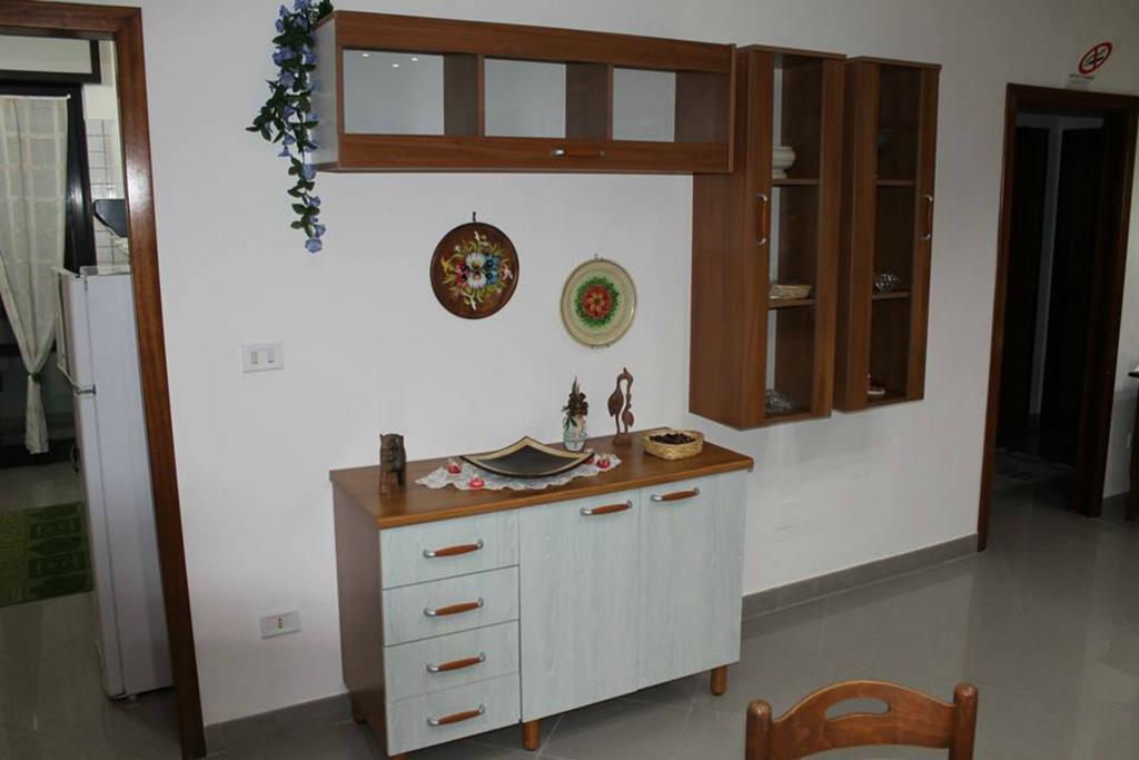 Lo Specchio Del Salento Bed & Breakfast Лече Екстериор снимка
